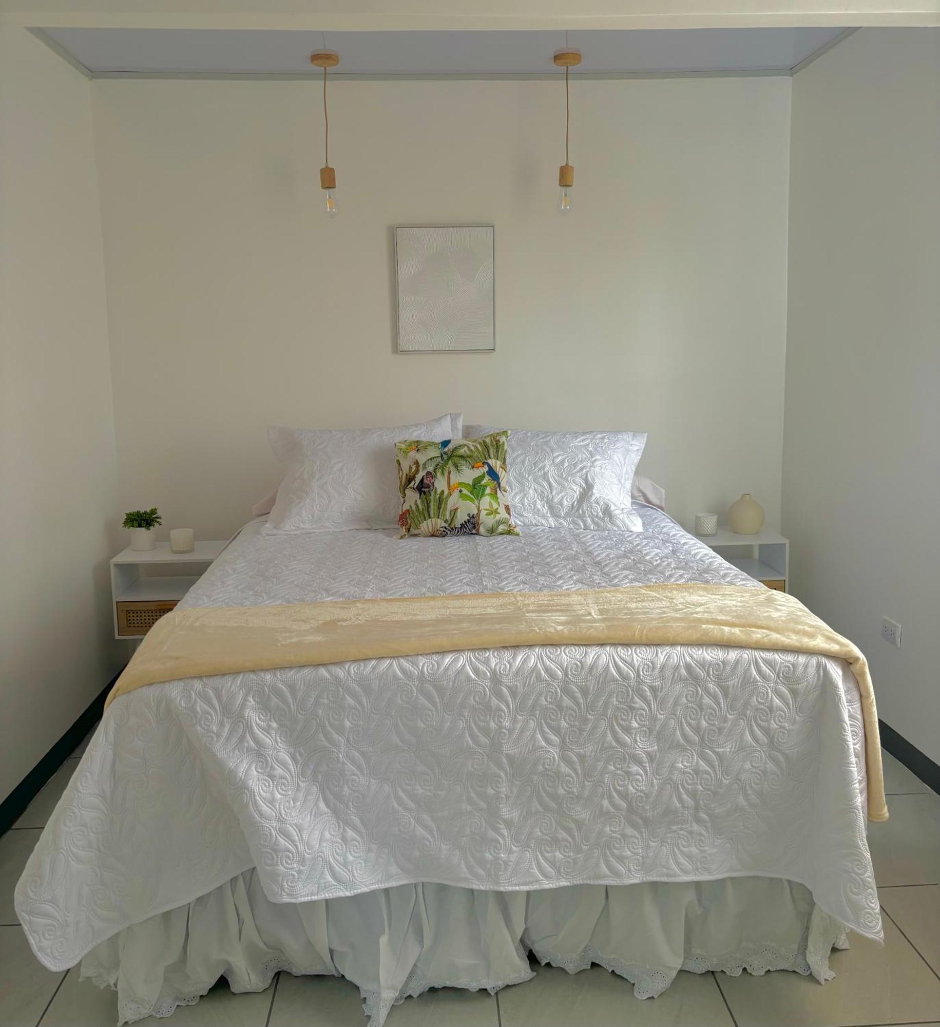 Sol Y Sombra Hideout Apartment